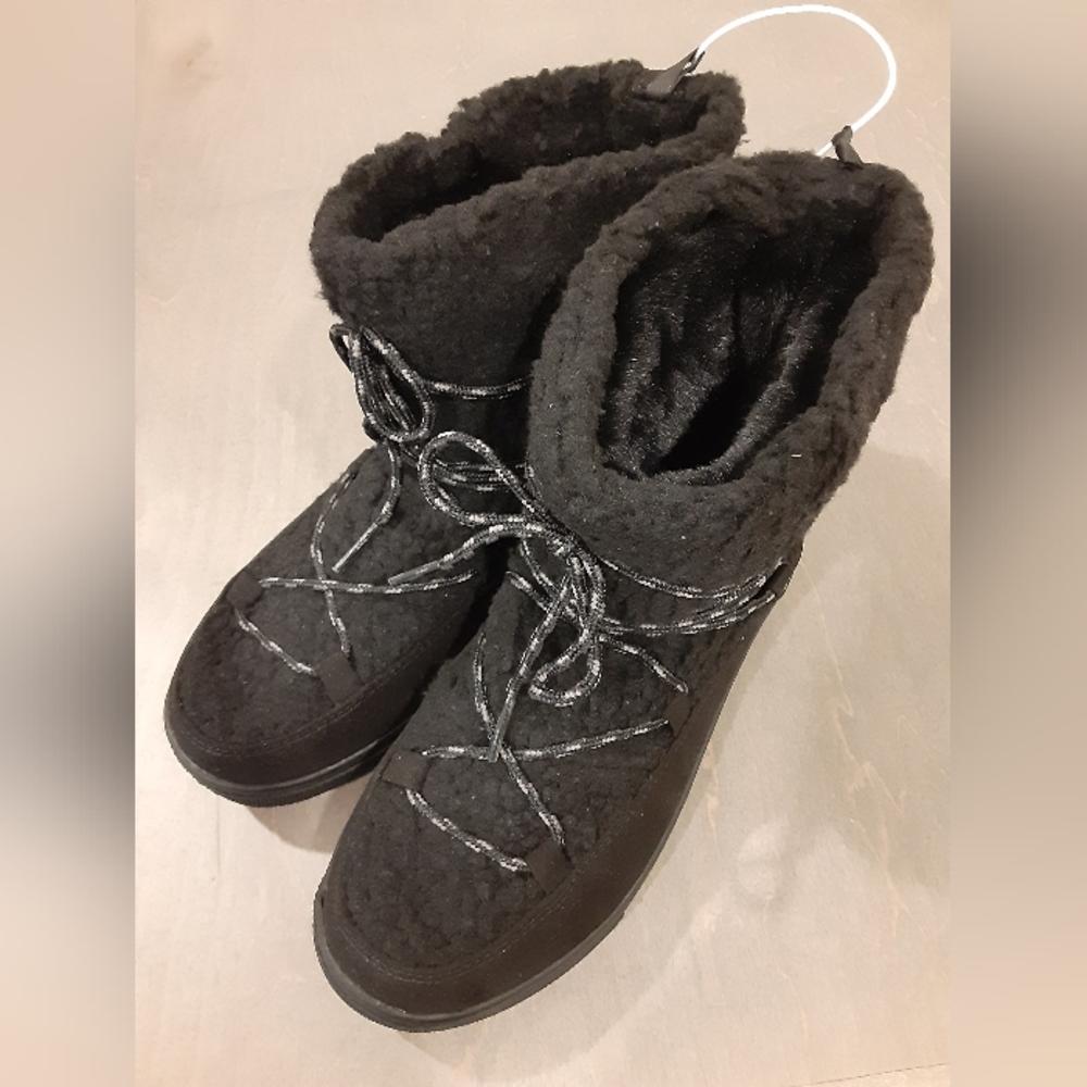 Old Navy Boots Size 7